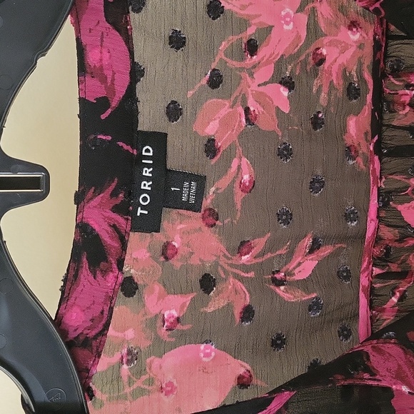 Torrid Swiss Dot Sheer Top - Picture 2 of 4